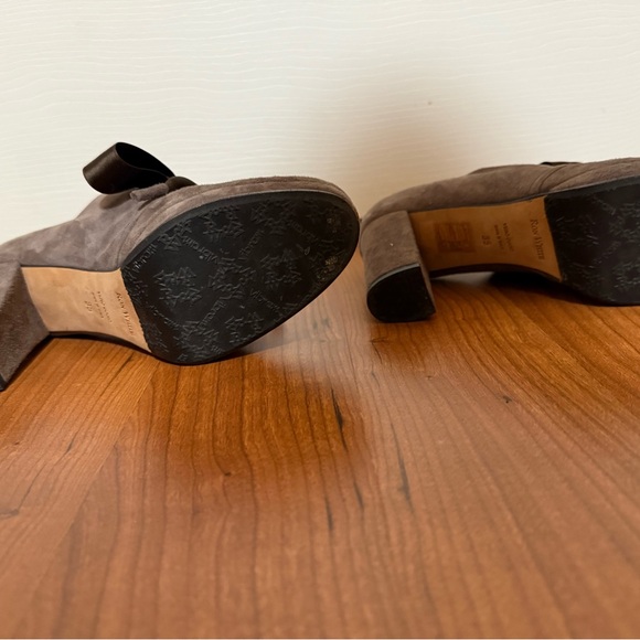 Ron white Harlowe Suede Bootie, made in Italy, size 5. - Picture 8 of 9